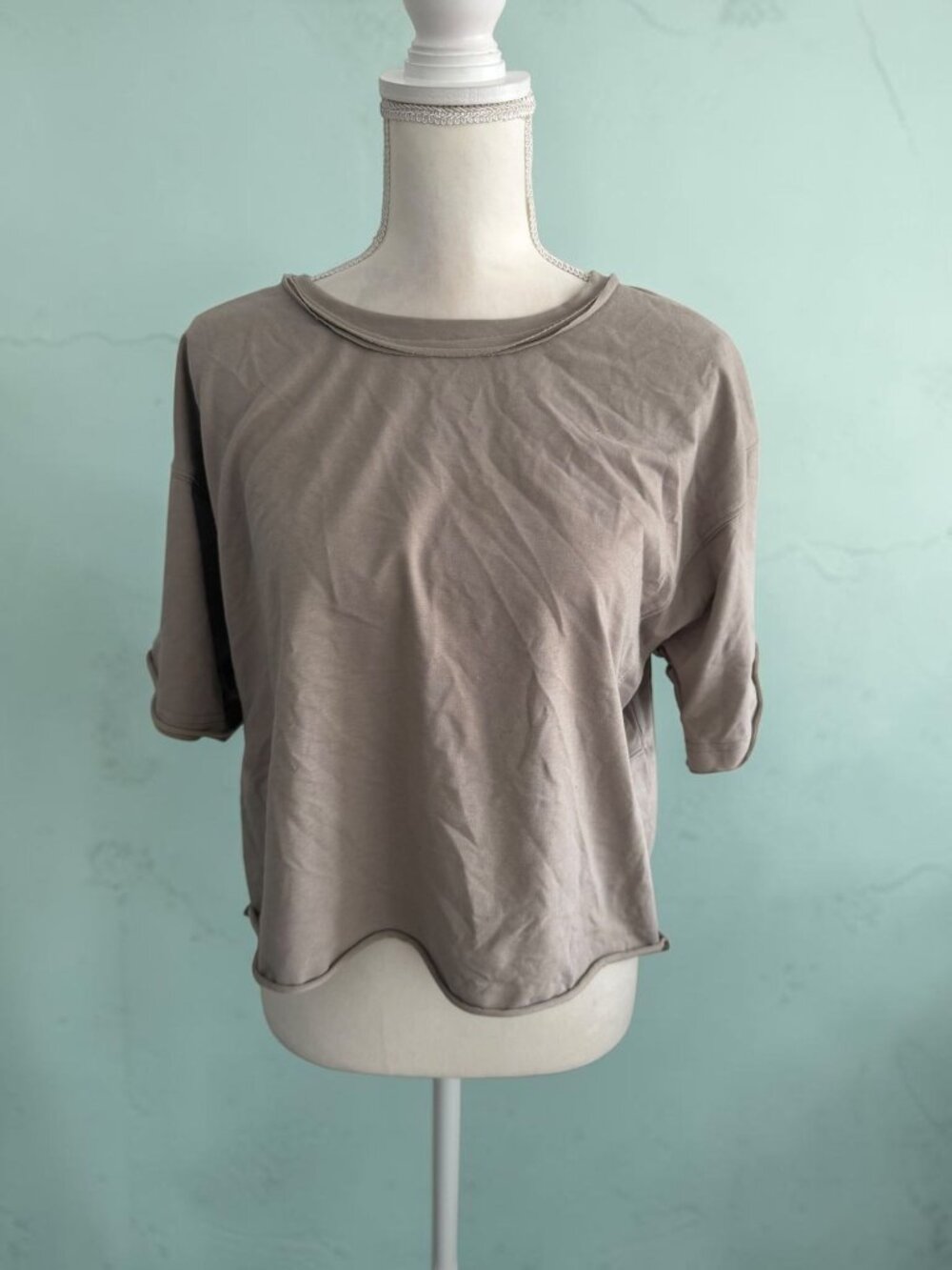 UEU Beige Clay Short Sleeve Shift Top Size Medium
